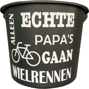 Funcadeaus | Cadeau Emmer – Echte Papa’S Wielrennen – 12 Liter – Zwart – Cadeau – Geschenk – Gift – Kado – Vaderdag – Verjaardag Funcadeaus Funcadeaus