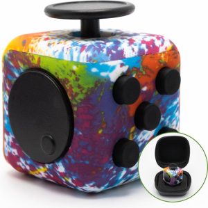 Funcadeaus | Fidget Cube “Graffiti” – Fidget – Kado – Fidget Toys – Duurzaam Speelgoed Vanaf 3 Jaar – Speelgoed Meisjes & Jongens – 8 Jaar – 9 Jaar – 10 Jaar – Anti Stress Speelgoed – Fidgets – Speelgoed 5 Jaar – Kinderspeelgoed – Speelgoed Voor In De Auto Funcadeaus Funcadeaus