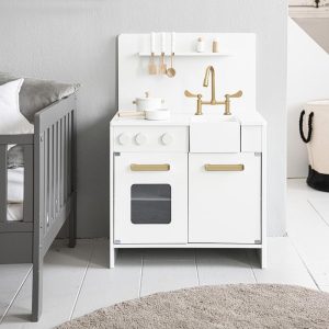 Houten speelgoed | Petite Amélie Kinderkeuken Hout – Inc. 7 Speelgoed Keuken Accessoires – Klassieker Voor De Kleine Chefkok – Hoogte 55 Cm – Wit Houten speelgoed Houten speelgoed